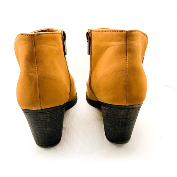 JG Tan Rawhide Booties Size 9 - Picture 12 of 12